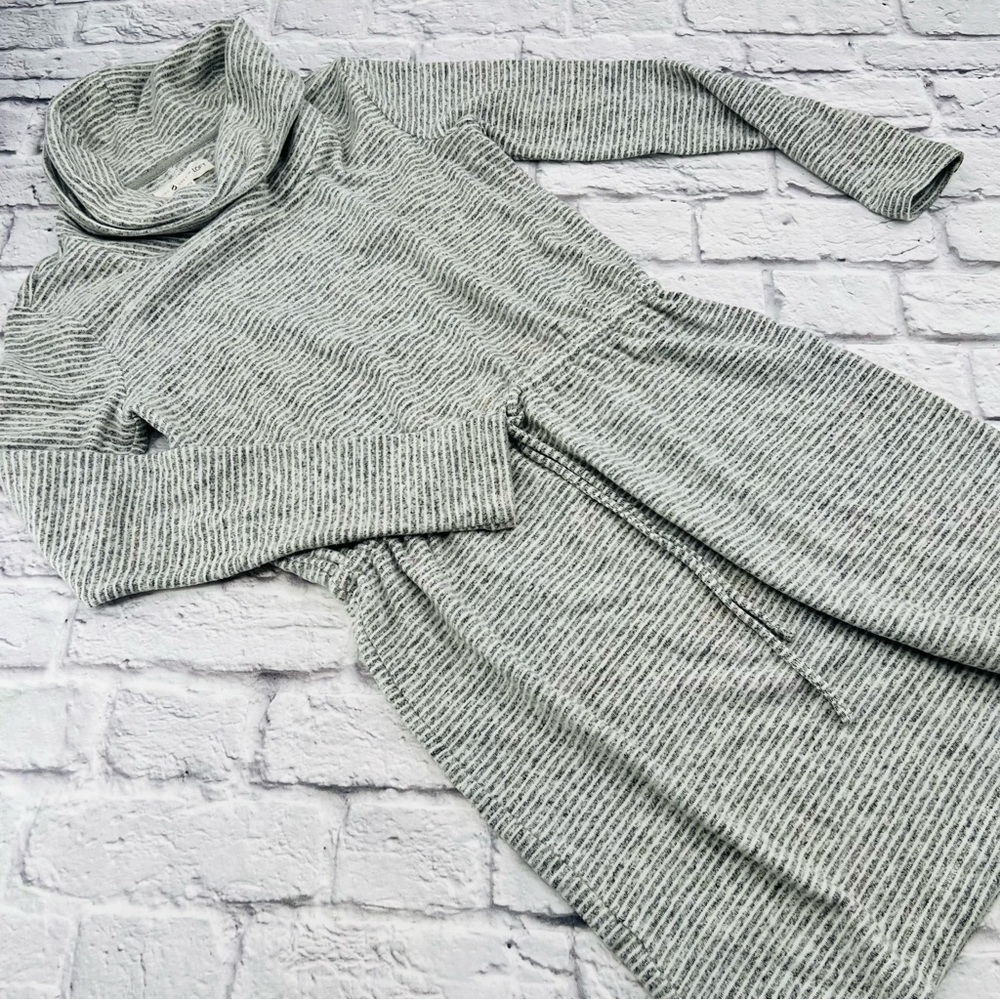 Lou & Grey for Loft Striped Midi Dress Size XS Grey White Stripe Super Soft